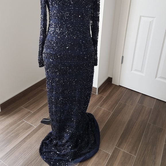 Beaded Cold shoulder dress - Picture 3 of 5